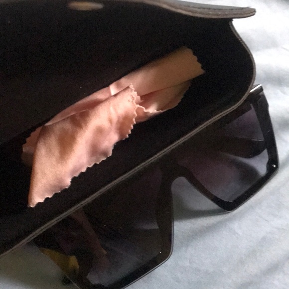 Fashionable sunglasses - Picture 3 of 4